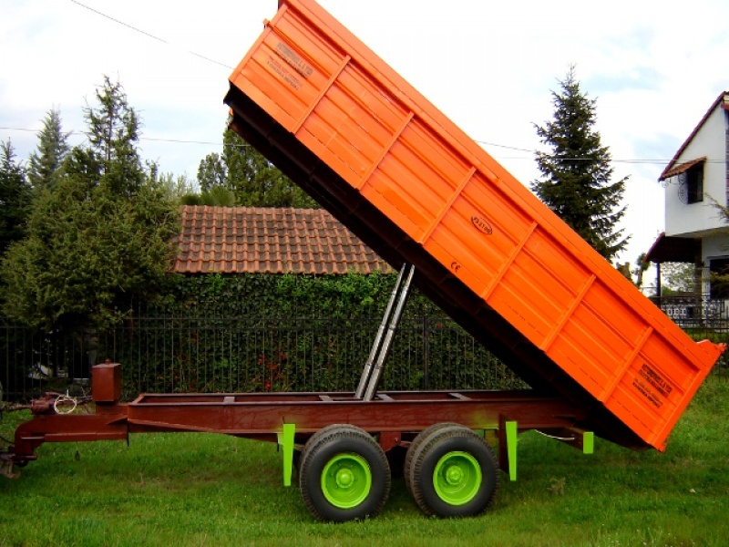 Ανατρεπόμενη ρυμούλκα για τρακτέρ 15t.