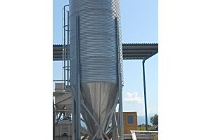 Μεταχειρισμένος εξοπλισμός ποιμνιοστασίου. Σταύλος.